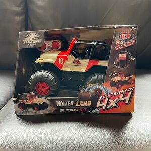 JADA TOYS JURASSIC WORLD WATER & LAND JEEP WRANGLER R/C ALL TERRAIN 4X4